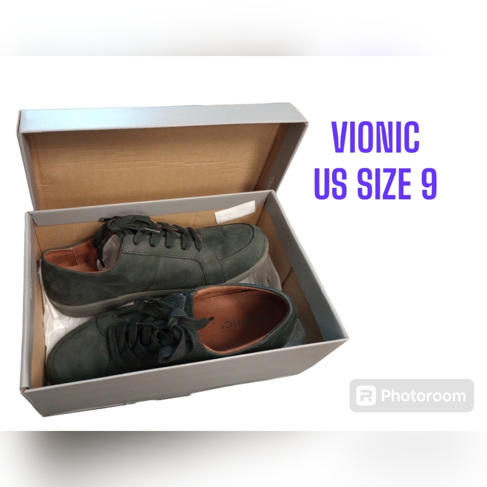 NEW VIONIC BLACK SNEAKERS